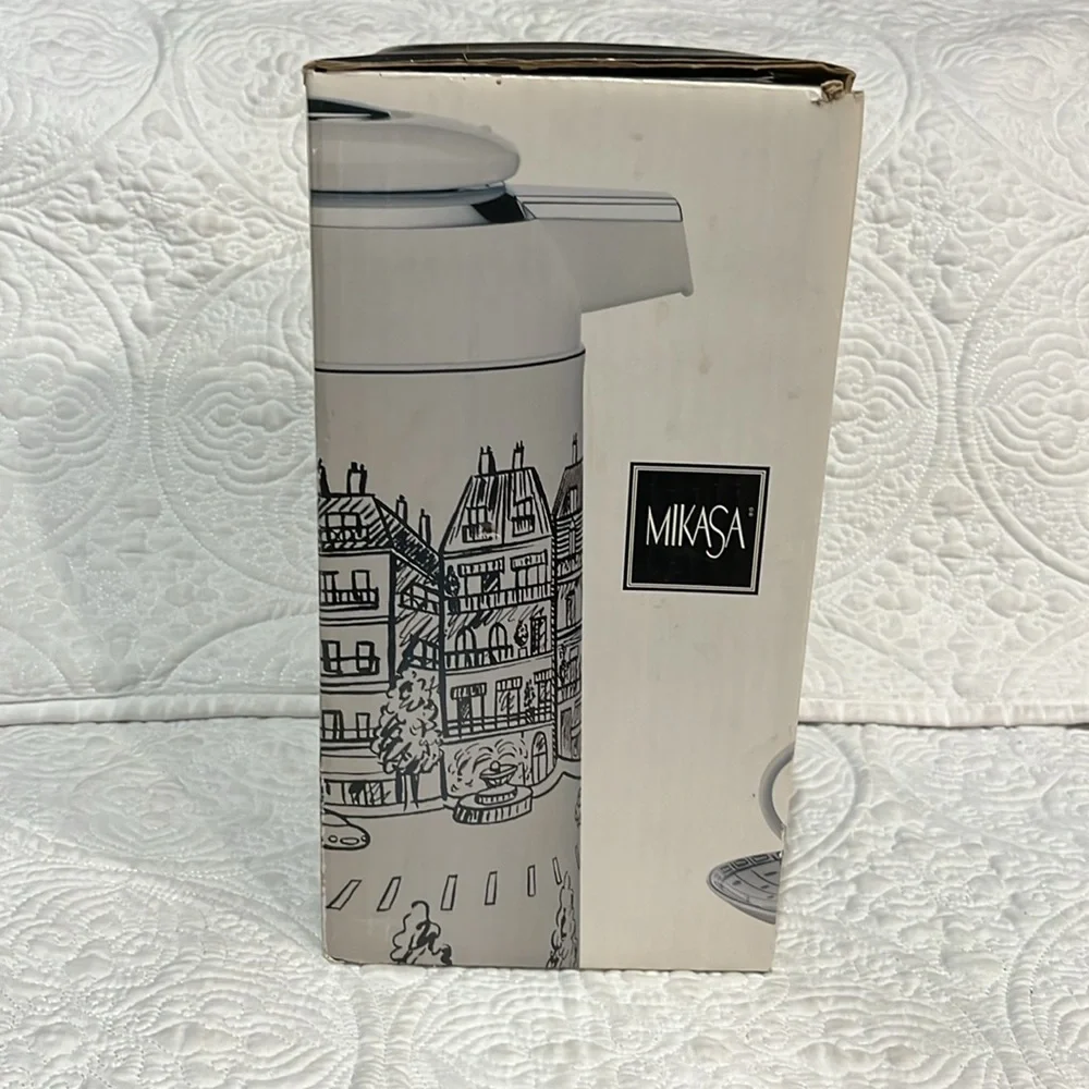 Mikasa Parisian Scenes thermal‎ carafe, new in box